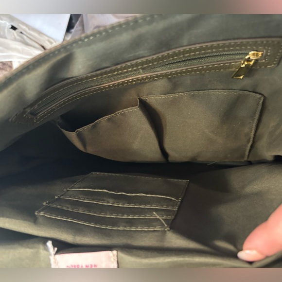 ISAAC MIZRAHI Laptop Quilted Canvas Crossbody Bag - Picture 13 of 14